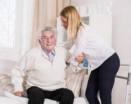 Pflegerin und Pflegebedürftiger